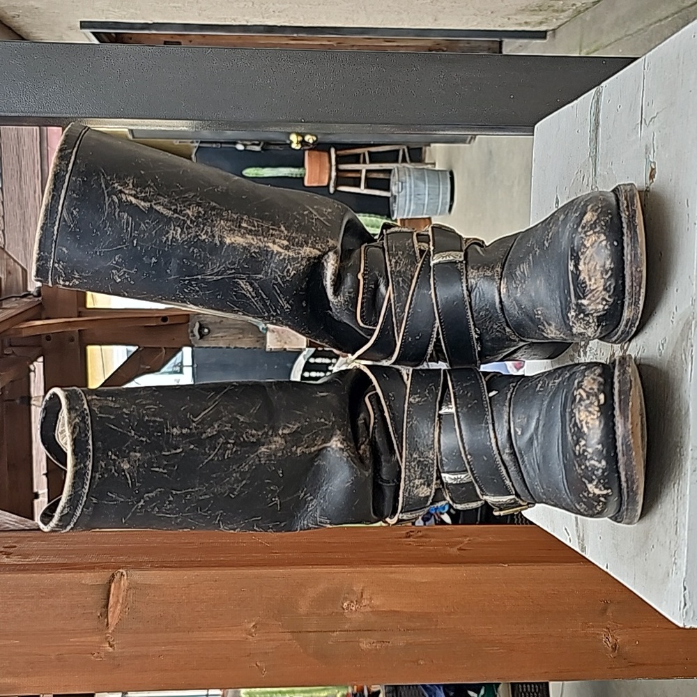 Leather freebird boots